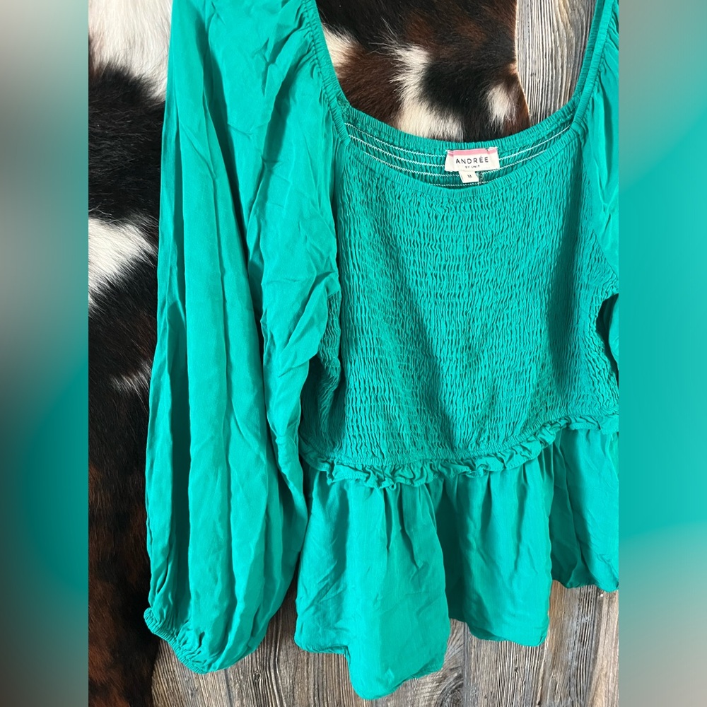 Andree By Unit Square Neck Smocked Size Medium Ke… - image 2